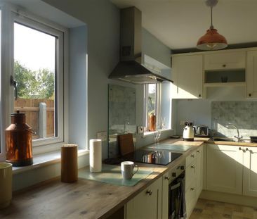 2 bedroom terraced house to rent - Photo 5