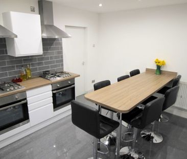 7 Bed - 9 Ash Grove, Hyde Park, Leeds - LS6 1AX - Student - Photo 1