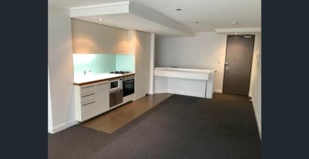 Two-level designer apartment with parking and storage - Photo 3