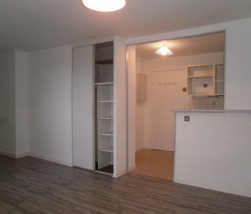 Location Appartement 1 pièce 27m² - Photo 6