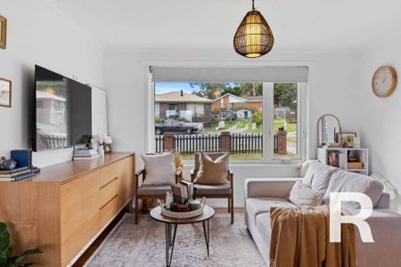 Beautifully Renovated 2-Bedroom Home in Clarendon Vale - Photo 2