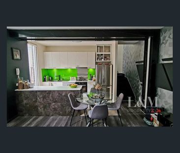 Stylish Dual euro Level Retreat in Prime Location - Photo 6