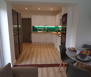 Exceptional house share, close to hospital, industrial estates, tow... - Photo 3