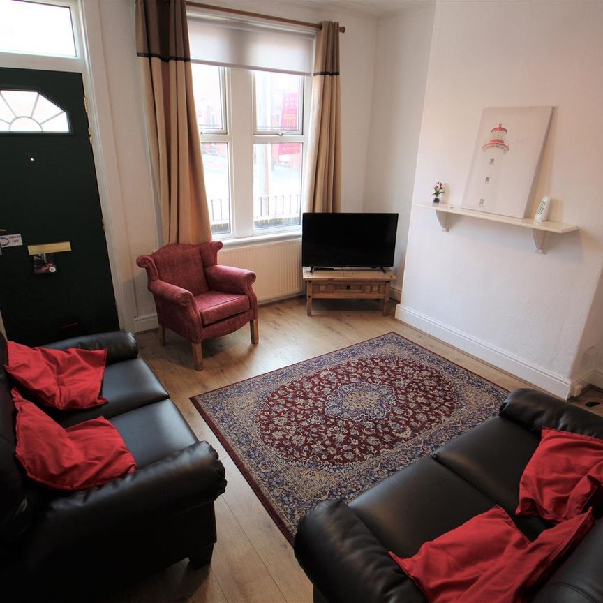 Burley Lodge Road, Hyde Park, LS6 1QP, Leeds - Photo 1