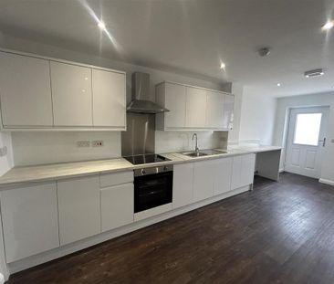 2 bedroom terraced house to rent - Photo 3