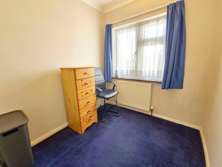 3 bedroom end of terrace house to rent - Photo 5