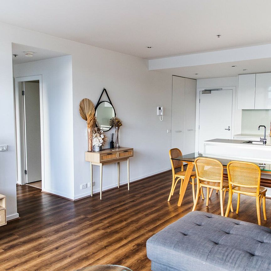 INNER-CITY LIVING WITH RESORT-STYLE FACILITIES - Photo 1