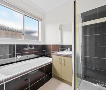 6 Dena Lane, NARRE WARREN - Photo 1