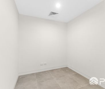 Modern & Spacious 2-Bedroom Apartment in Prime Homebush Location - Photo 3