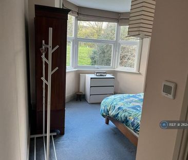 1 bedroom in a house share to rent - Photo 4