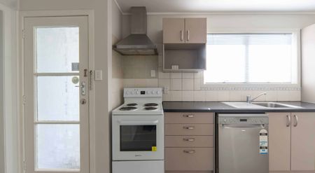Freshly redecorated home in Dinsdale - Photo 4