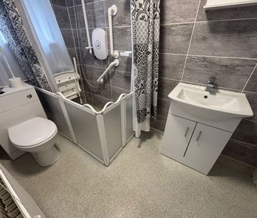 1 bedroom semi-detached bungalow to rent - Photo 6