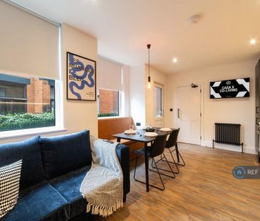 1 bedroom in a house share to rent - Photo 4