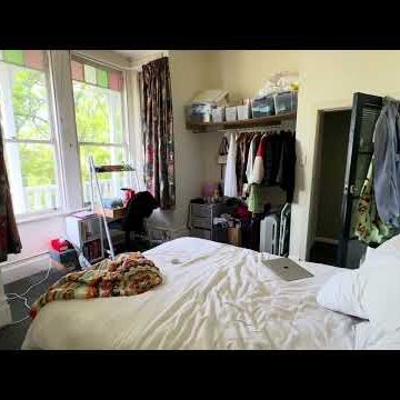 3 large bedroom flat 100 metres from the Terrace - Photo 1