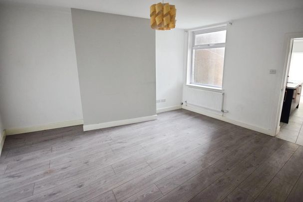 4 bedroom terraced house to rent - Photo 1