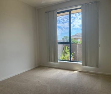 Luxury Beachfront Living in Carrum - Photo 5