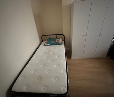 2 Bed Terraced House, Eton Road, IG1 - Photo 1