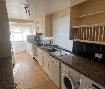 Elgar Avenue - Photo 3