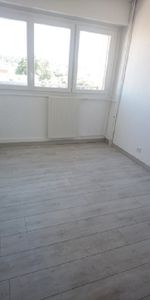 Location Appartement 2 pièces 45m² NIMES 30900 - Photo 4