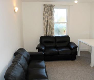 Room 5, Flat 2, 33 Mill Road, Cambridge - Photo 1