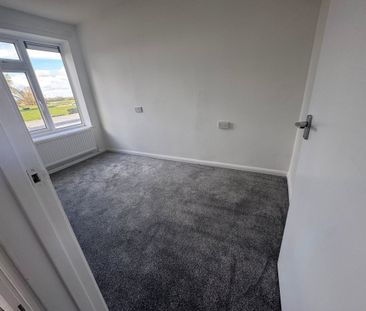 1 bedroom flat - Photo 2