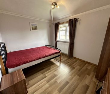 Wykebeck Avenue, Leeds - Photo 5