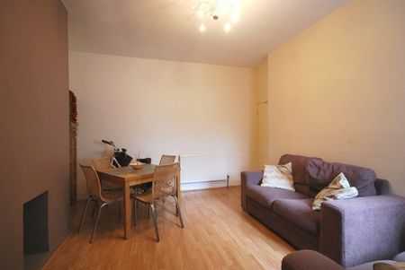 2 Bed - Mowbray Street, Heaton - Photo 3