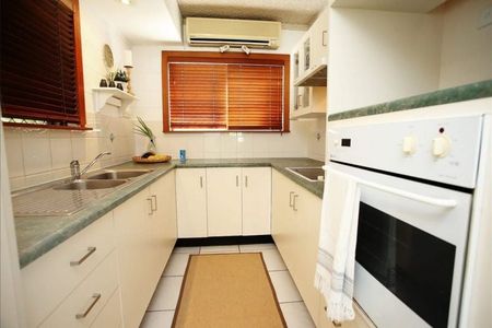 1/57 Alexandra Street, North Ward - Photo 2