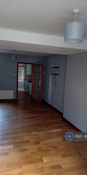 2 bedroom terraced house to rent - Photo 2