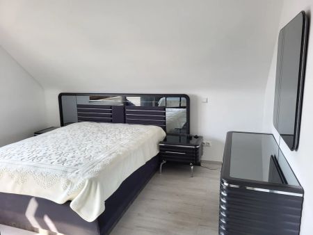 Neuwertige teilmöblierte Dachgeschosswohnung in Nentershausen mit Balkon! - Photo 4