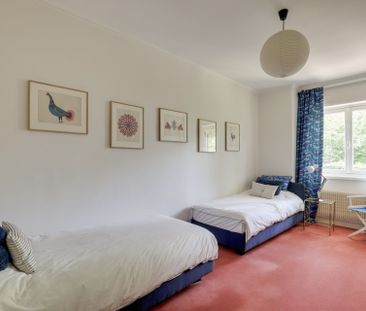 Location Maison d'architecte Garches 11 Pièces 363 m² - Photo 6