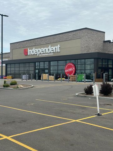 Evergreen - 3 Bedroom/2 Bathroom Upper - 507 Evergreen Blvd - Photo 4