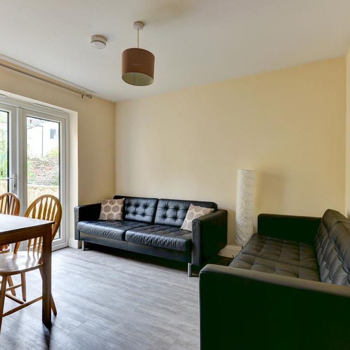 5 bedroom house to rent - Photo 1