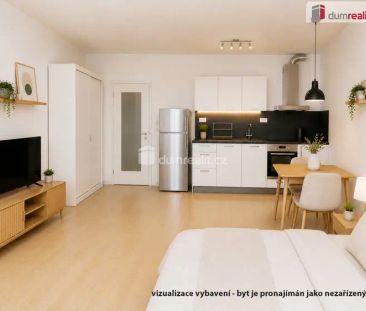 Světlý byt 1+kk s lodžií a gar. stáním, 40 m - Photo 6