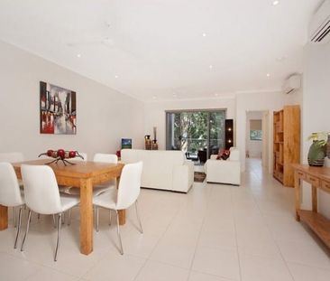 MODERN 2-BEDROOM APARTMENT IN SECURE COMPLEX - Photo 2