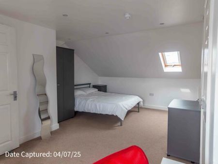 32, Barbican Road - Photo 5