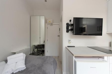 1 bedroom serviced apartment to rent - Photo 2