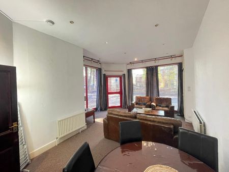 4 bedroom end of terrace house to rent - Photo 5