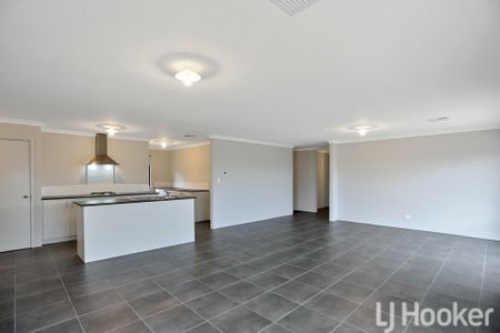 Spacious Family Home in Seaside Madora Bay � Just Steps from the Beach! - Photo 3