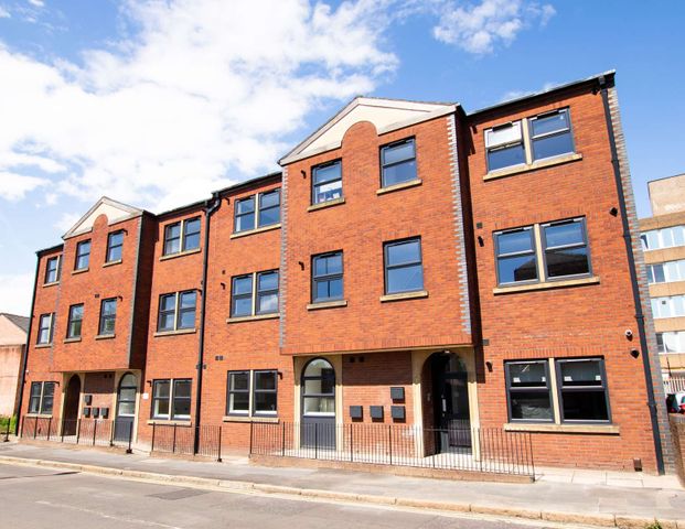 Macklin Street Studio Room 1 - Photo 1