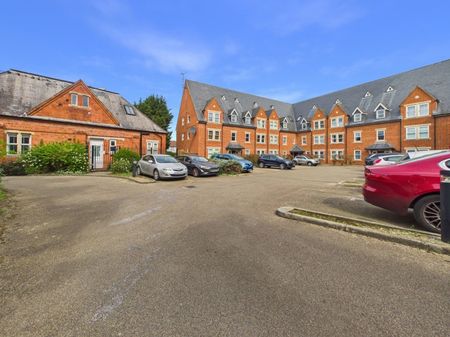 Hatch Lane, Windsor, Berkshire,SL4 - Photo 2