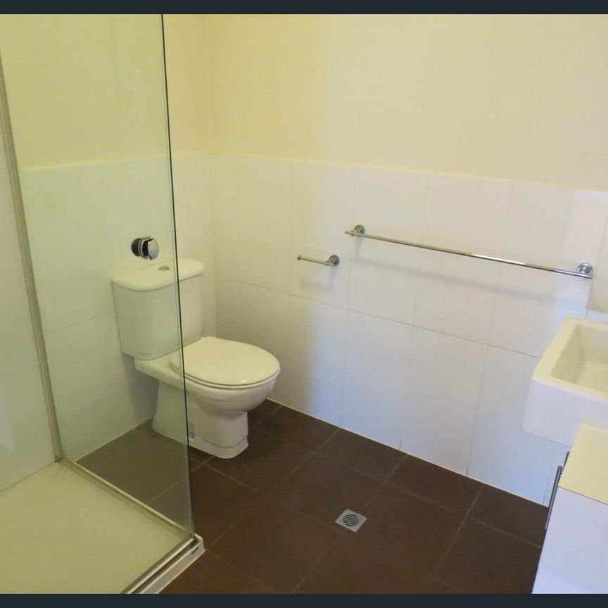 BOUTIQUE BLOCK IN PRIME LOCATION - Photo 1