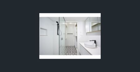 Partly Furnished 2 bedroom 200m from the beach! - Photo 3