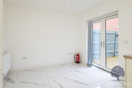 4 bedroom terraced house to rent - Photo 2