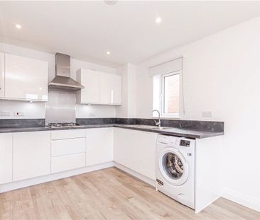 Newly built three bedroom house with garden and driveway parking. - Photo 4