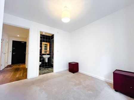 2 bedroom Flat To Let - Photo 4