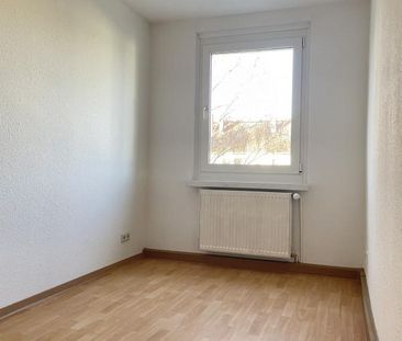 Sanierte 3-Raum-Wohnung mit Balkon in grüner Wohnanlage zu vermieten - Photo 4