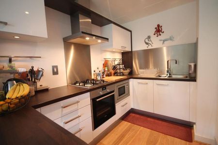 2 bedroom apartment to rent - Photo 3