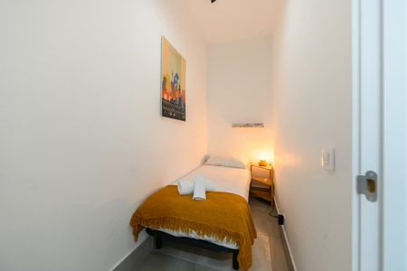 Calle de los Robles, Madrid, Community of Madrid 28053 - Photo 3