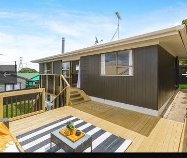 Charming 4BR Home in Onehunga! - Photo 5
